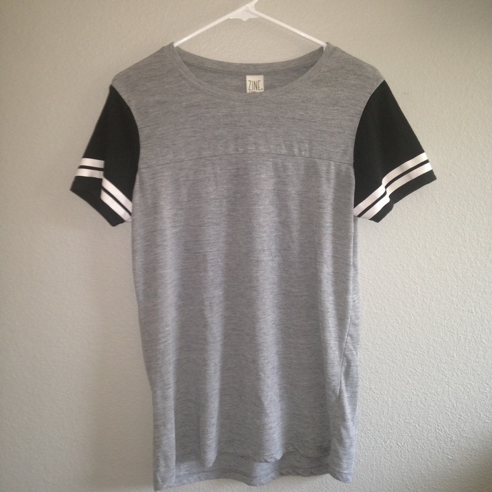 Basic Tee by Zine